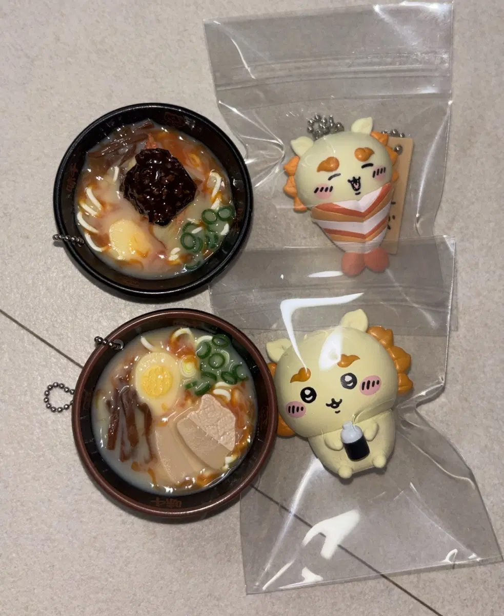 (2종세트) 먼작귀 치이카와 시사 초밥 가챠 + 카라이 라멘 가챠