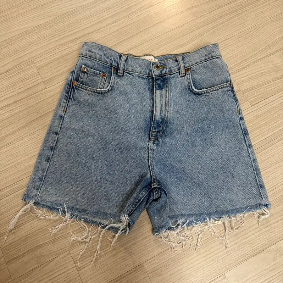 ZARA 자라 데님 숏팬츠 EUR 36