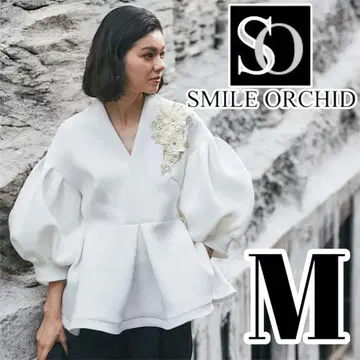 SMILE ORCHID 꽃 모티브 V넥 벌룬 소매 상의 화이트 M