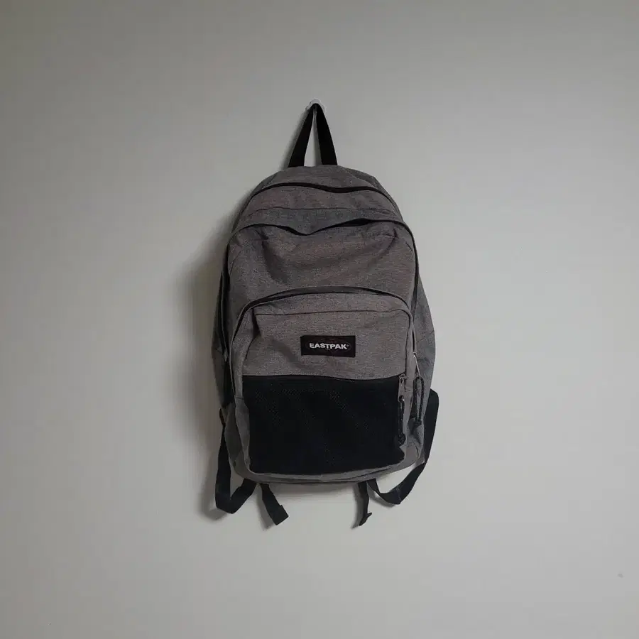 (38L) EASTPAK 이스트팩 피나클 선데이 그레이 백팩