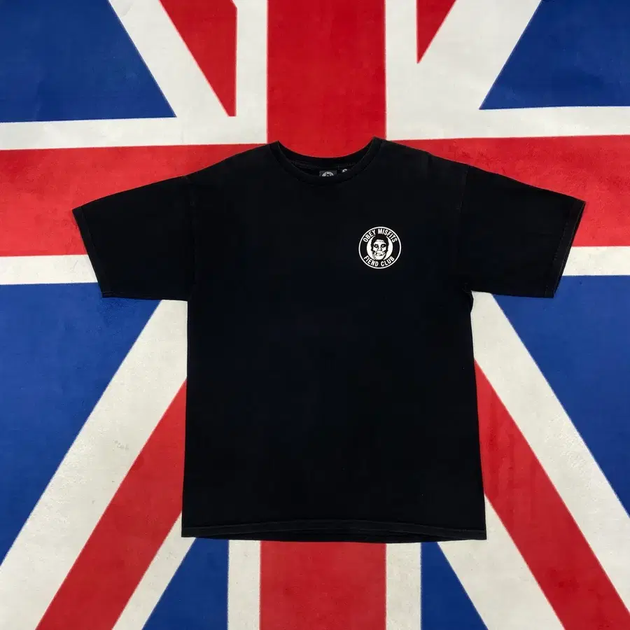 OBEY ๋ฐํํฐ L