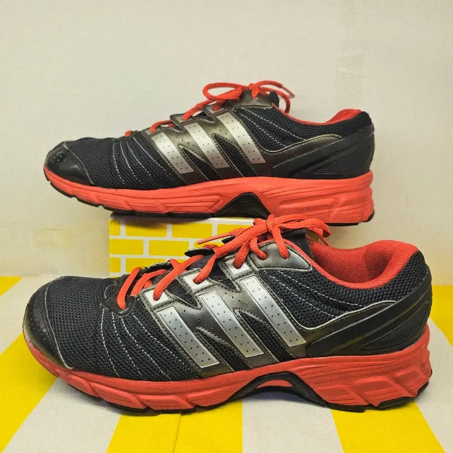사이즈 280mm / 아디다스 로드메이스 M (Adidas Roadmace M)