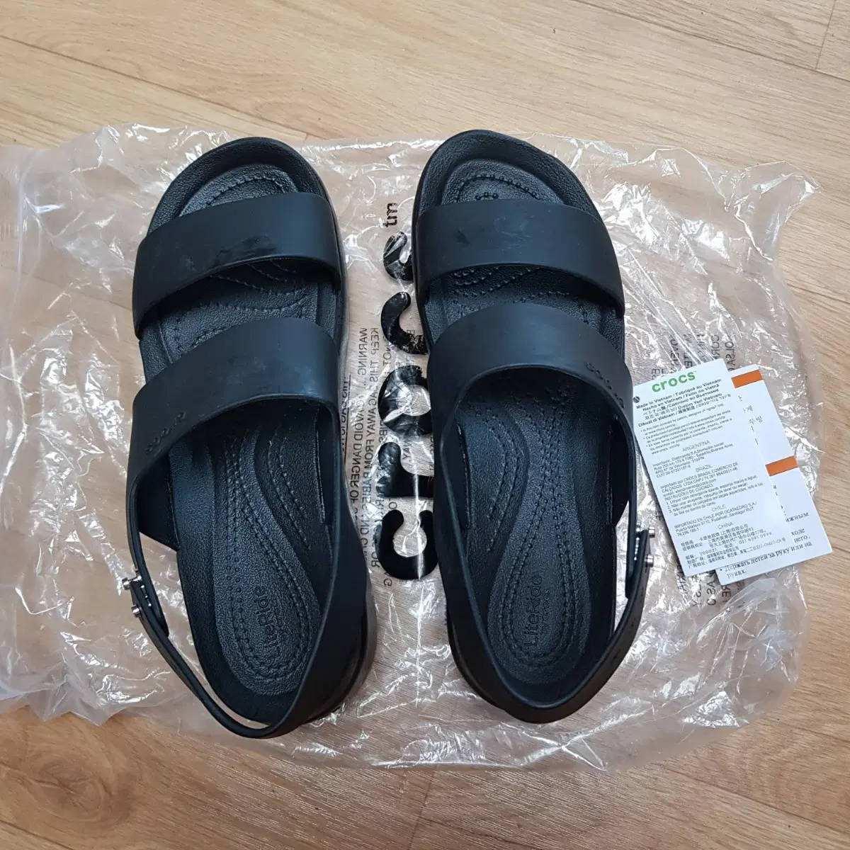 새상품 크록스 브루클린 240 w6