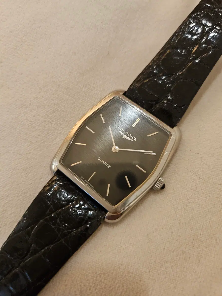 론진 Longines 블랙 다이얼 쿼츠 드레스 워치 시계 사각시계 육각시계