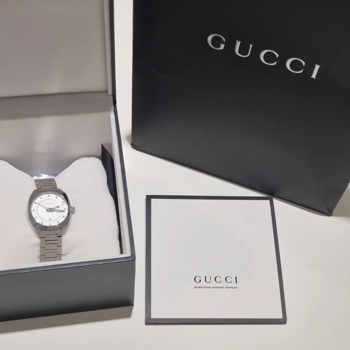 구찌 GG2570 쿼츠 29mm 스틸 화이트 다이아몬드