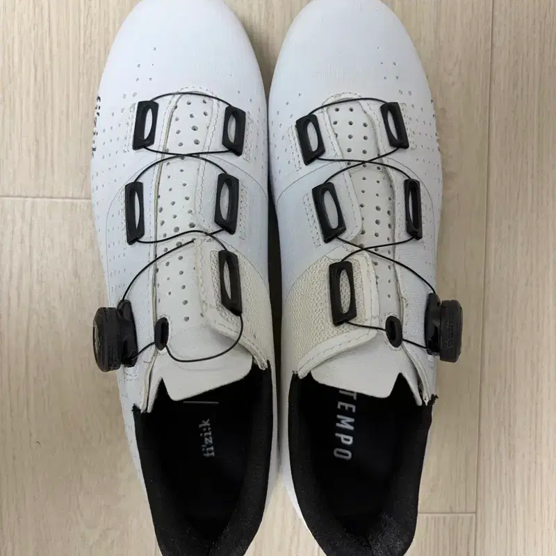 피직 템포 오버커브 R4 클릿슈즈 EUR40 / 257mm