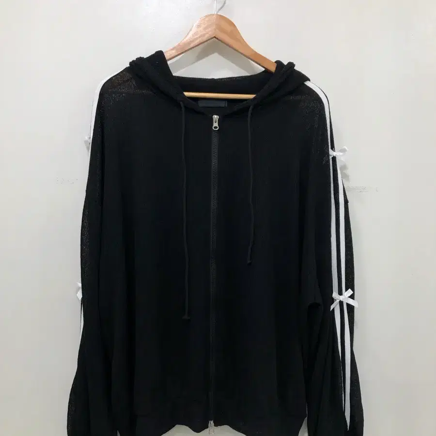 MONOSTREET 모노스트릿 리본 후드집업