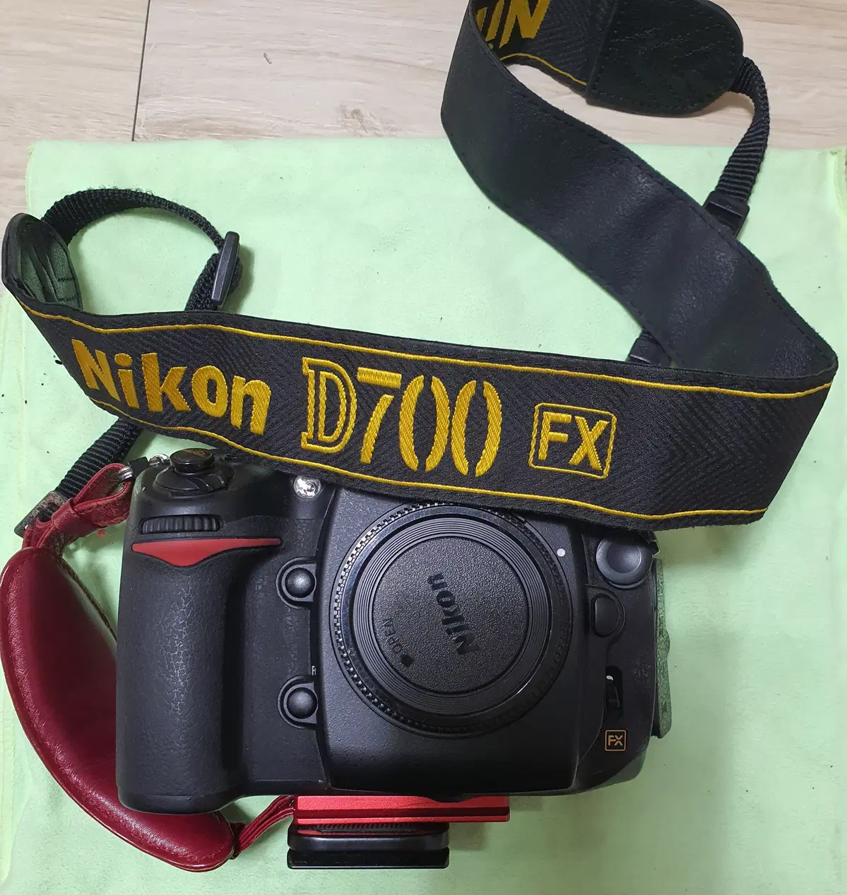 [2만컷대/초A급] 니콘 D700 + 렌즈 2종 + SB-800 플래시 + 출사 풀 패키지 일괄 판매합니다.