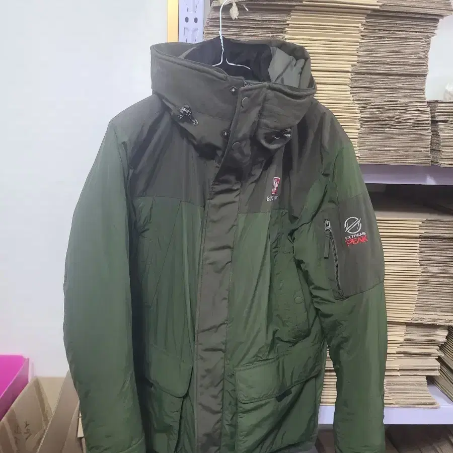 블랙야크 카키색 남성 패딩 남95 깔끔함