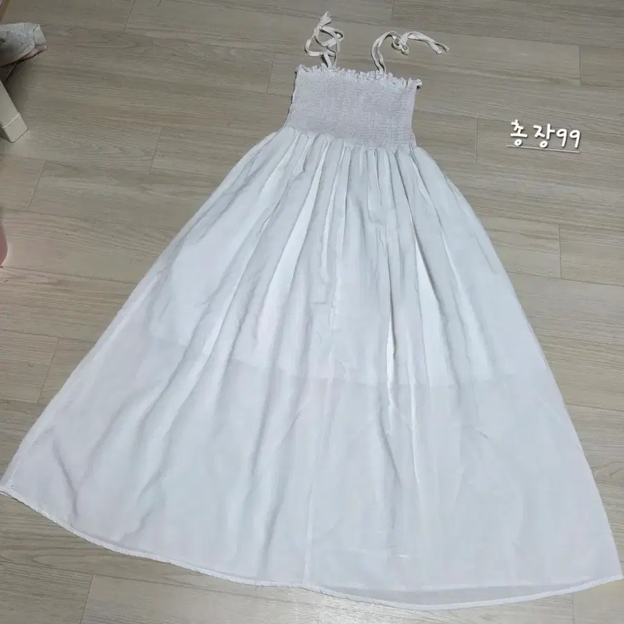 화이트 스모크 끈 롱원피스