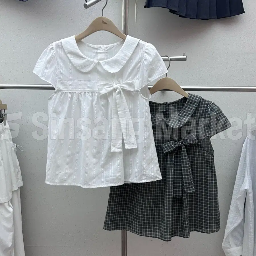 [빠른발송] 리본 반팔 블라우스 둥근카라 체크 자수펀칭 러블리 셔츠 95