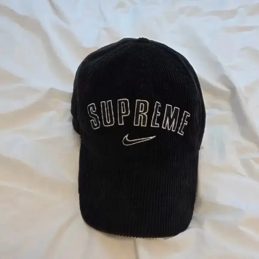 （大豆可能）シュプリーム ナイキコーデュロイボールキャップ/supreme nike