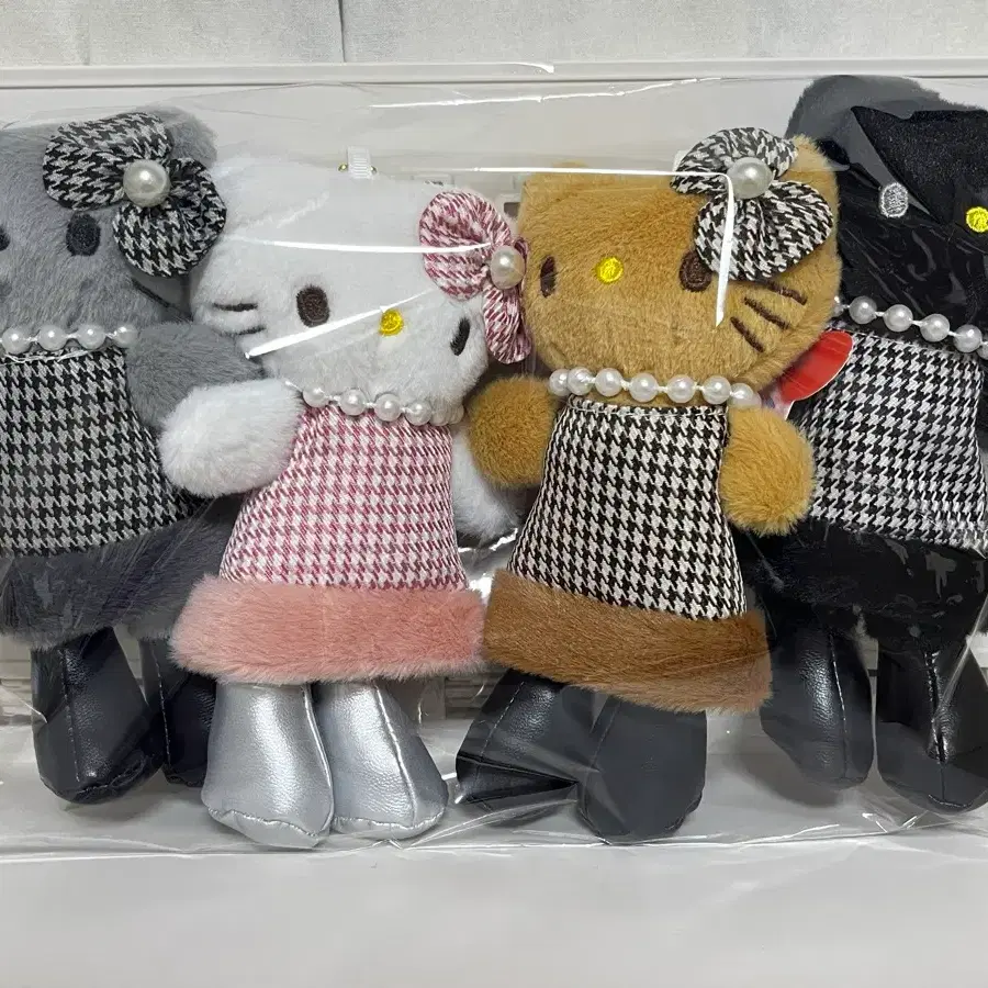 롱다리 헬로키티 인형 키링 4종 세트 새상품