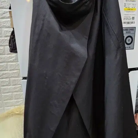 COS 블랙 랩 스커트