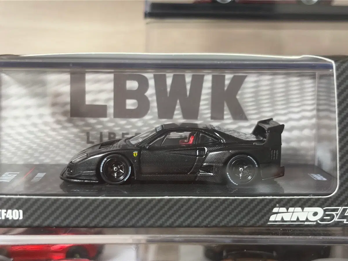 이노64 페라리 F40 LBWK 카본 블랙
