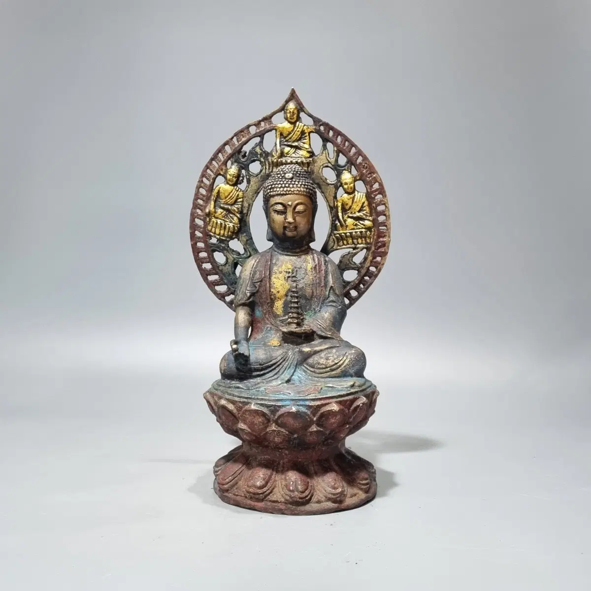 동 불상 석가모니 좌상 빈티지 장식품. 높이 36