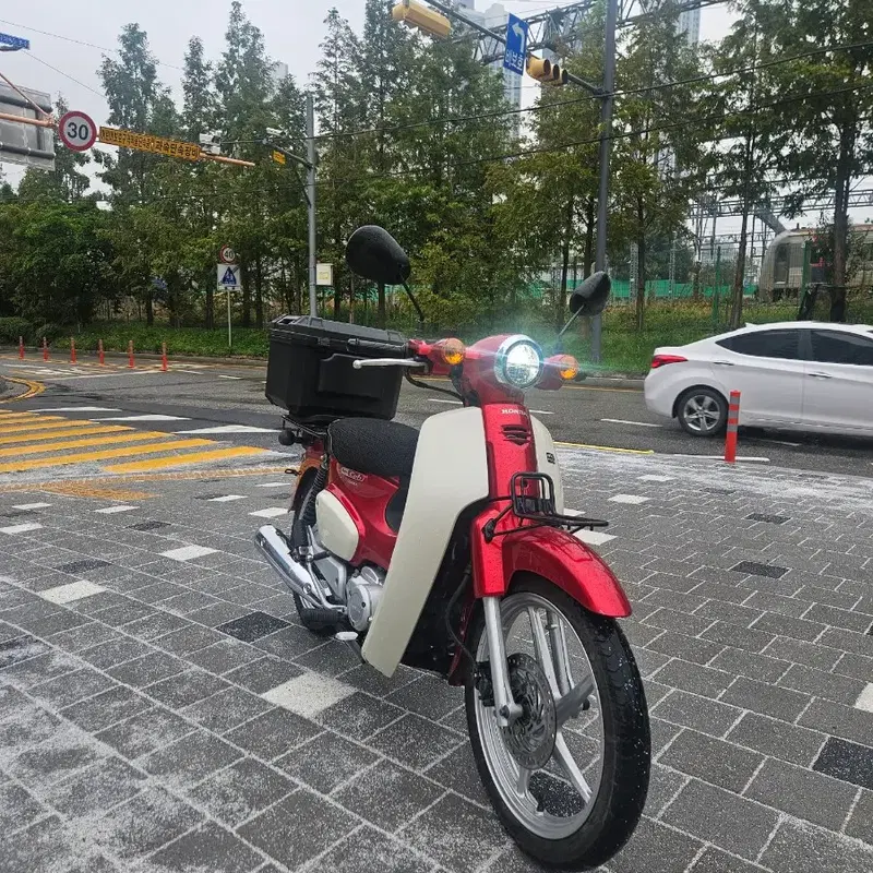 천안 평택 22년식 17000키로 혼다 슈퍼커브110 상태좋고 키로수 낮은 오토바이