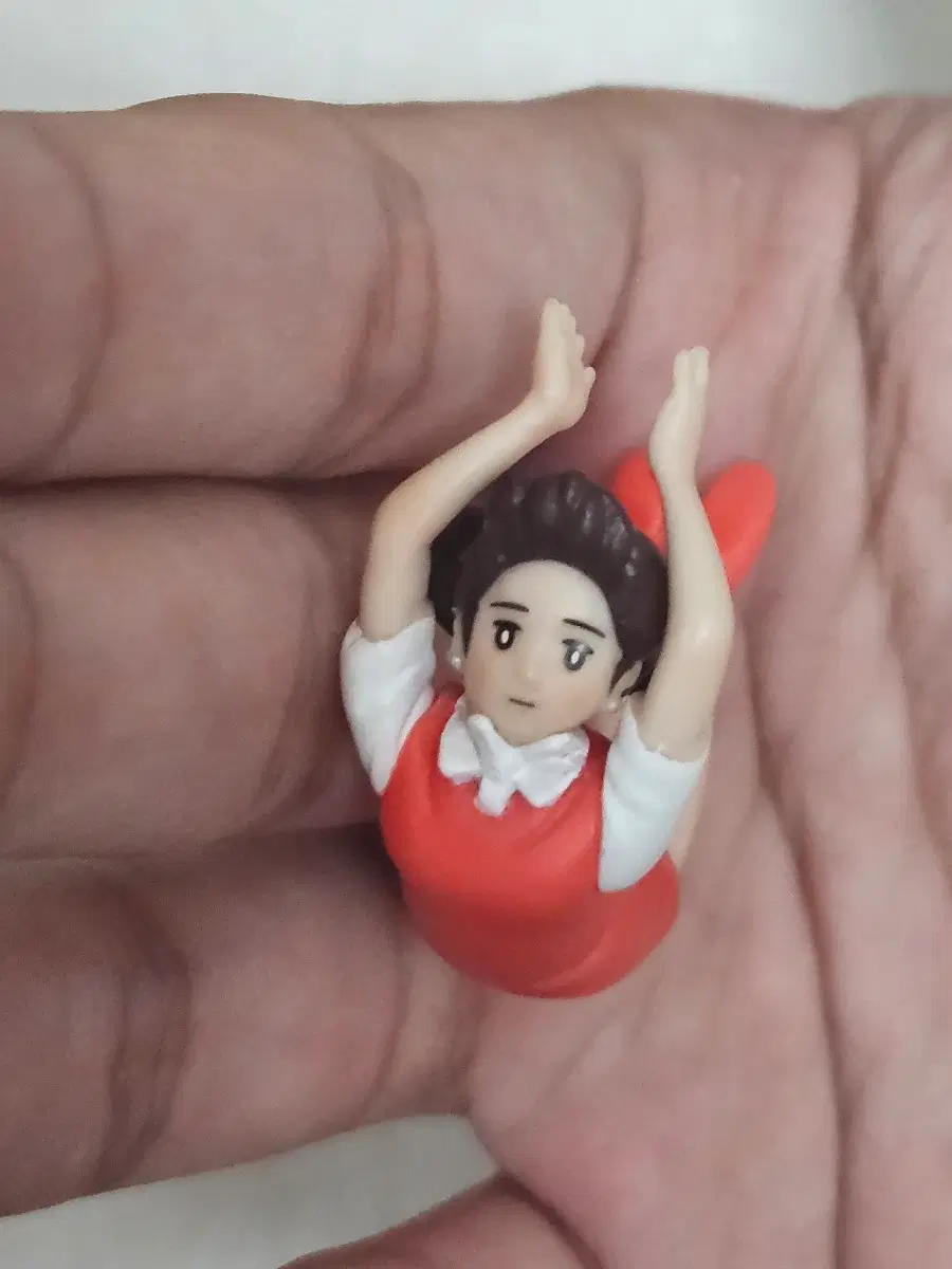 컵위의 후치코 피규어