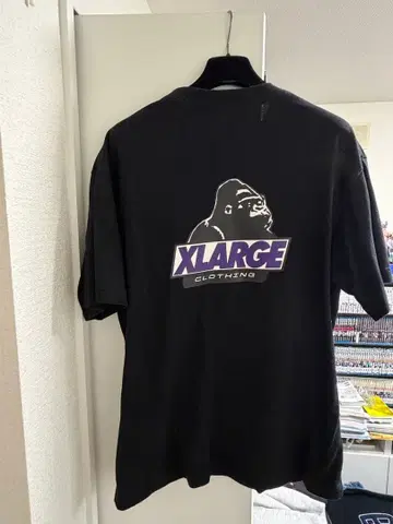 XLARGE 백프린트 고릴라 로고 티셔츠