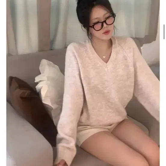 브이넥 니트 아이보리
