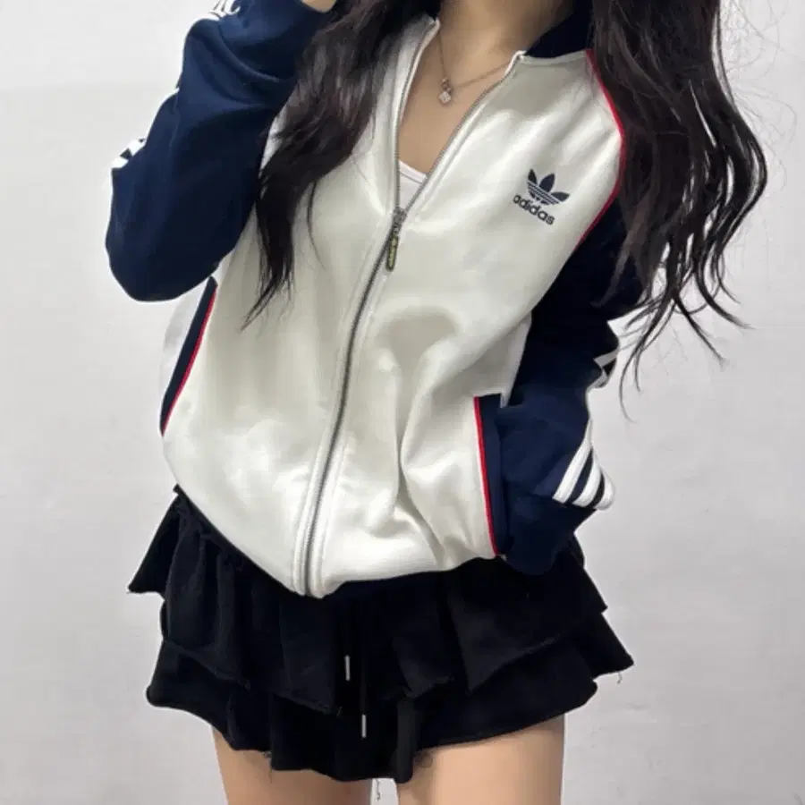 아디다스 화이트 SST 바시티 대대장 트랙탑 희귀져지(95)
