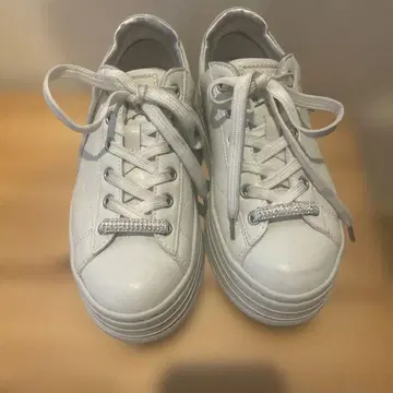 +diana 스니커즈 화이트 비쥬