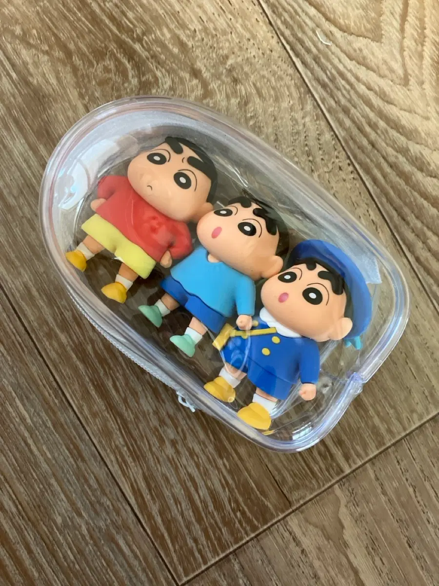 짱구 피규어 3종 + 투명 파우치