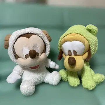 미키는 모자를 씌우면 양으로, 블루는 개구리로 두 가지로 즐길 수 있는 봉제 인형