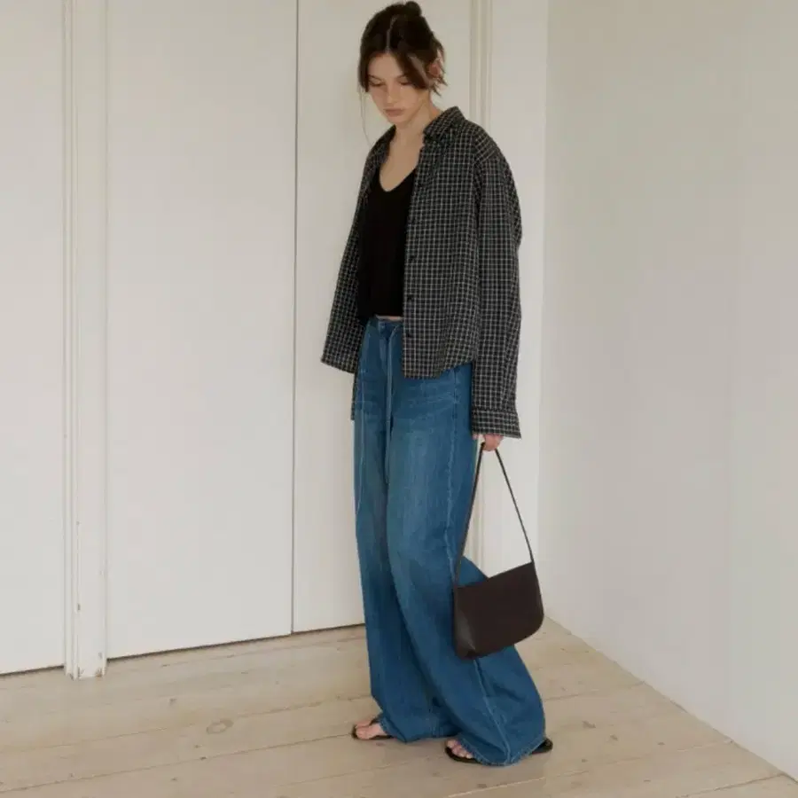 108pound Slim Shoulder Bag_Chocolate Brown 108파운드