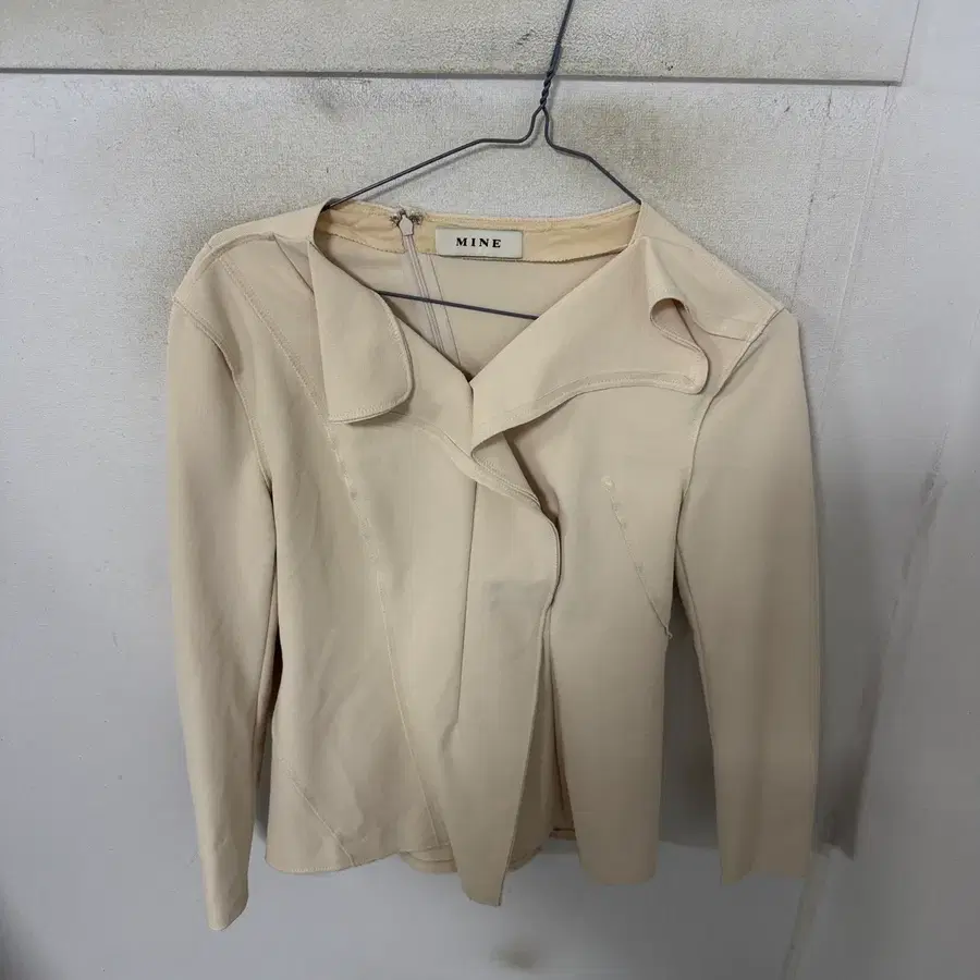 마인 블라우스