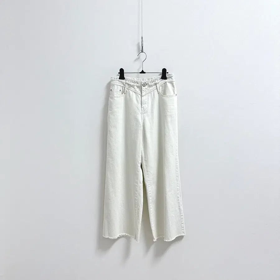 레터링 코튼 밴딩 팬츠 화이트 제평