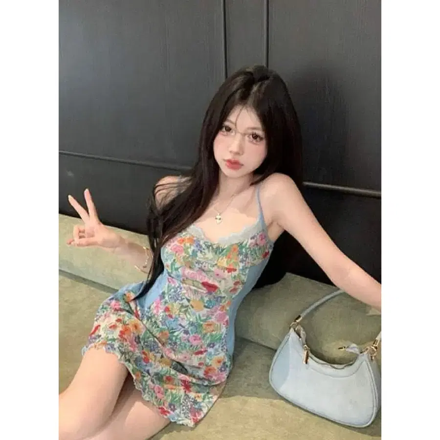 [새상품/원가이하] 플라워 가든 블루 플레어 레이스 나시 원피스