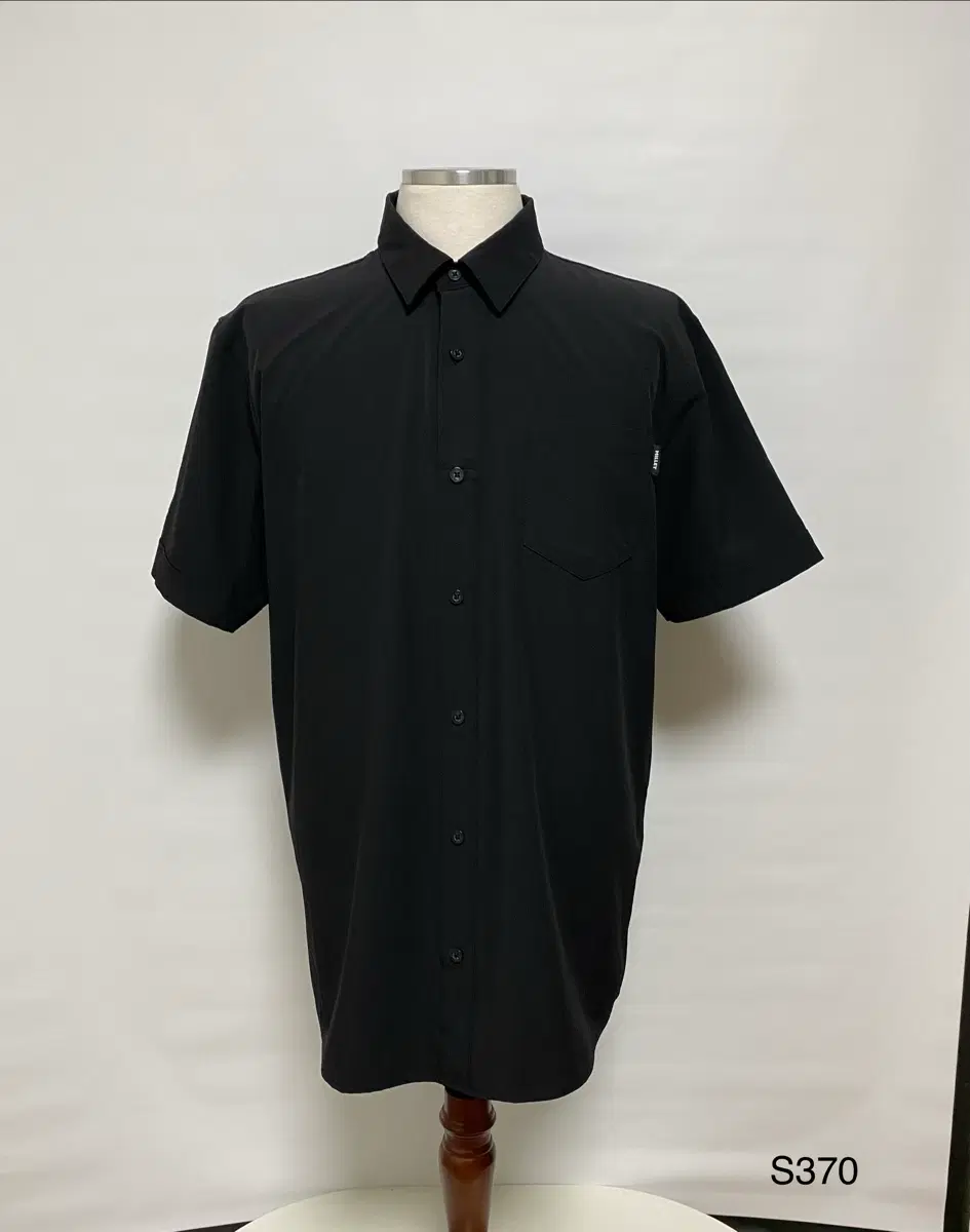 Millet golf 밀레골프 남성 기능성 반팔 셔츠 블랙 105