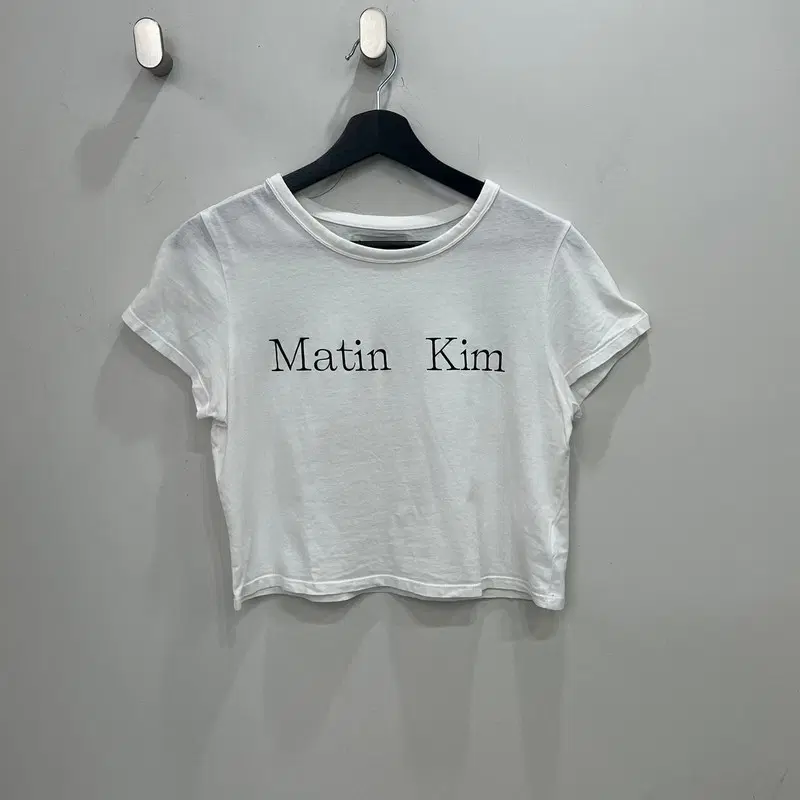 마뗑킴 크롭 반팔티 r4416