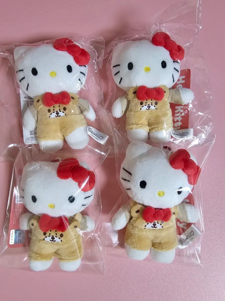 산리오 헬로키티 멜빵 인형 개당가격