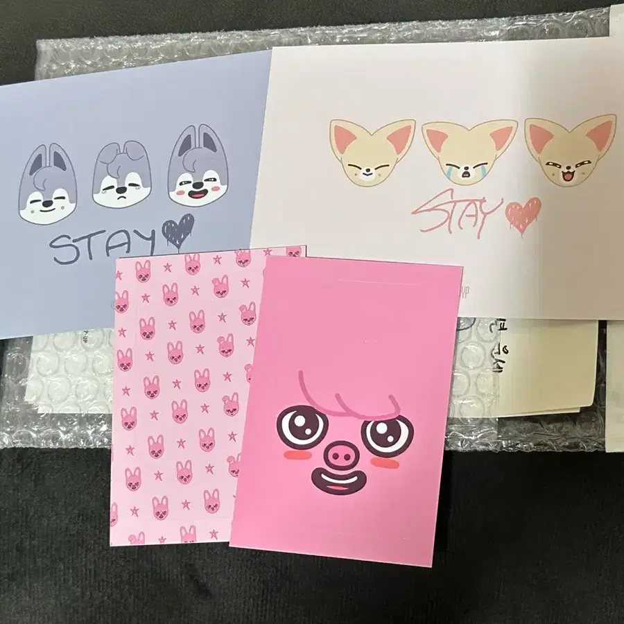 스트레이키즈 팝업 방찬 아이엔 엽서 돼끼 카드스티커 스키즈