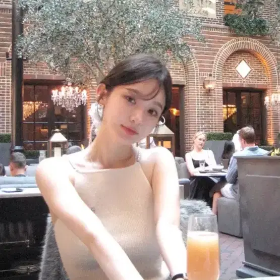 아비에무아 펄 엠벨리쉬드 슬리브리스 니티드 탑