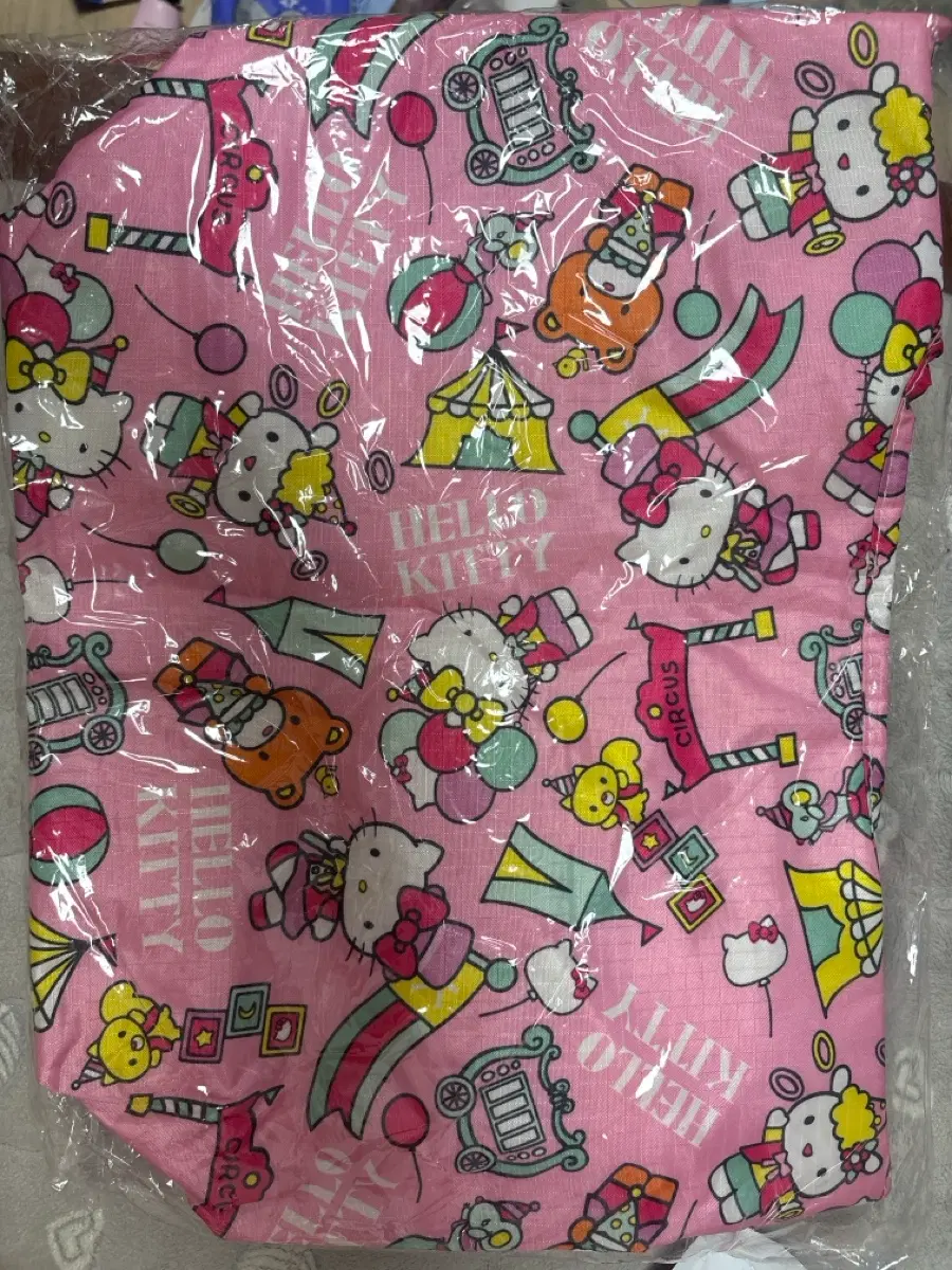 헬로키티 핑크 서커스 패턴 보냉백