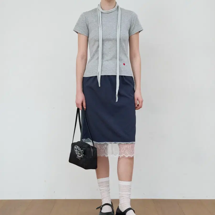 인스타 하경님 착용/ 무신사 레이스 미디스커트 LACE LAYERED SKIRT_NAVY