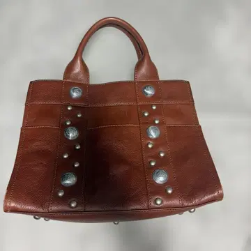 russet 가죽 핸드백 스터드 브라운