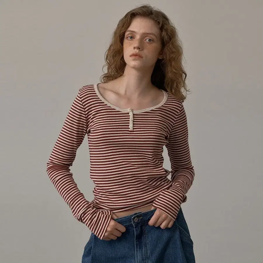 미착용) 코어드 stripe scoop t-shirt (wine)
