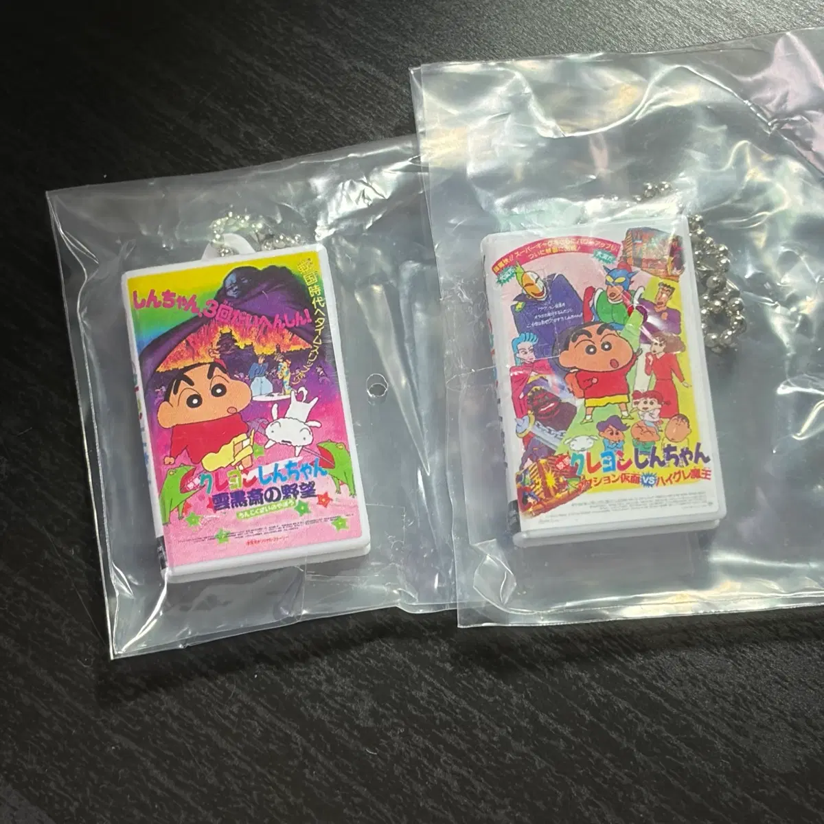 (미개봉) 짱구 영화 DVD 가챠 키링 2종 일괄 판매