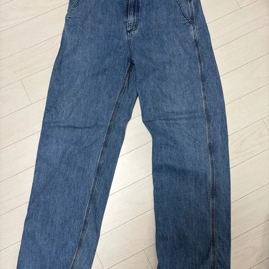 Jw앤더슨 x유니클로 31 초판 모델 제품