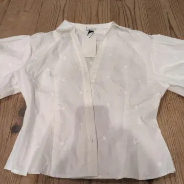 ZARA 자수 퍼프 슬리브 블라우스 화이트 M 사이즈