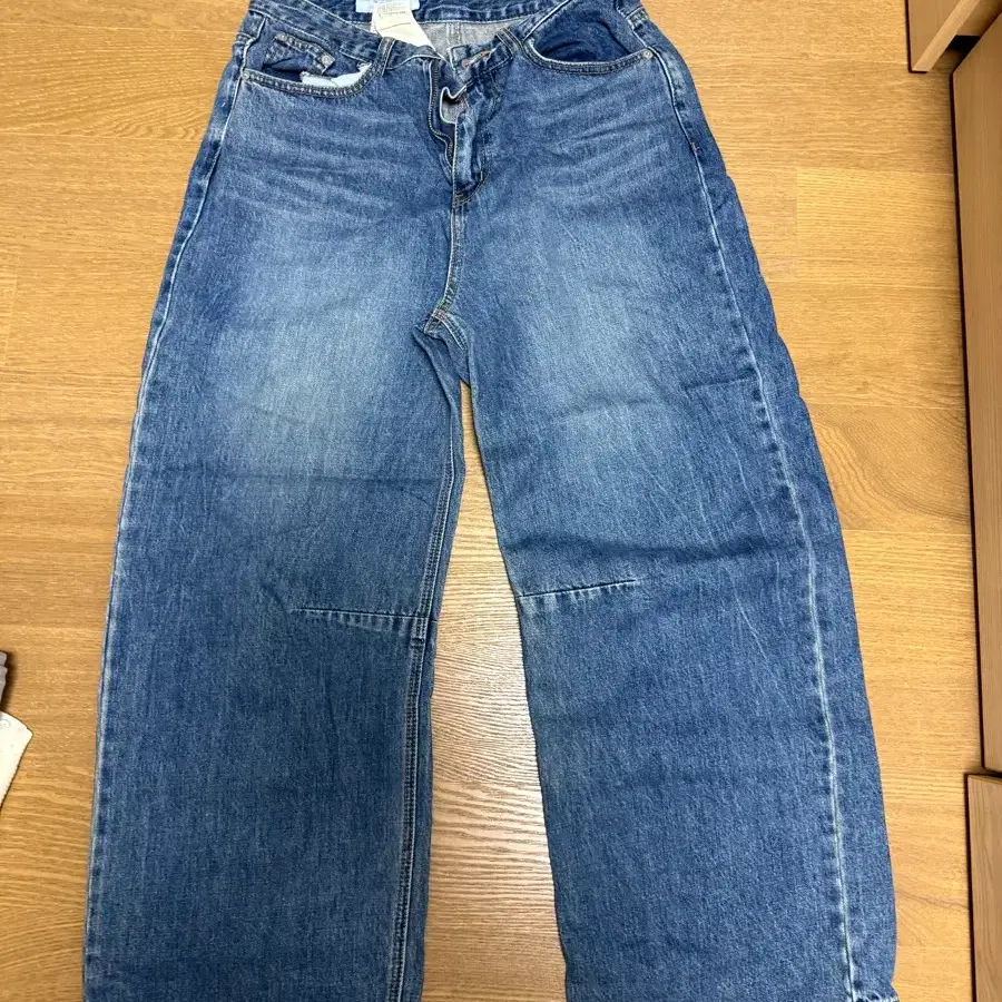 에잇세컨즈 청바지