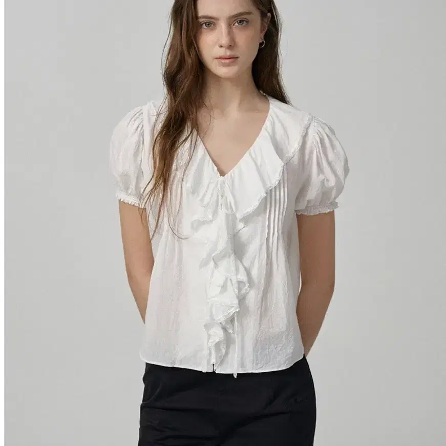 더바넷 가이아 러플 블라우스 Gaia Ruffle Blouse White