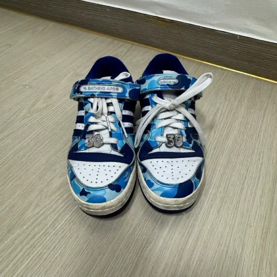 아디다스 포럼 84 로우 베이프 블루 카모 245