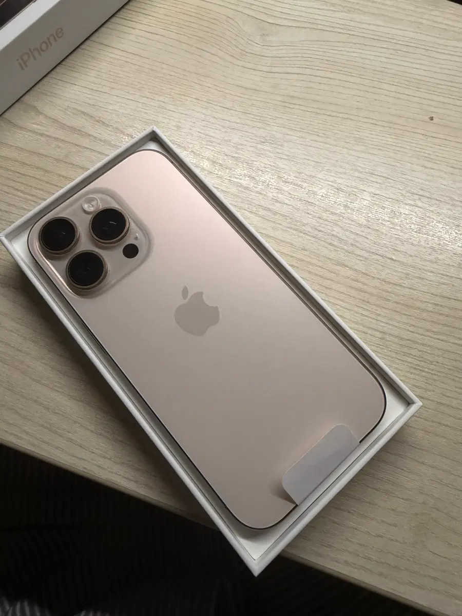 S급 아이폰 16pro 128GB 데저트 티타늄 자급제 풀박스