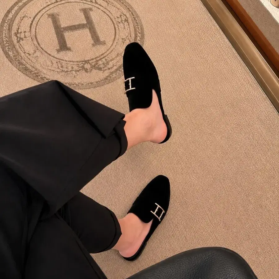 네고x)에르메스 블랙 벨벳 H 장식 뮬