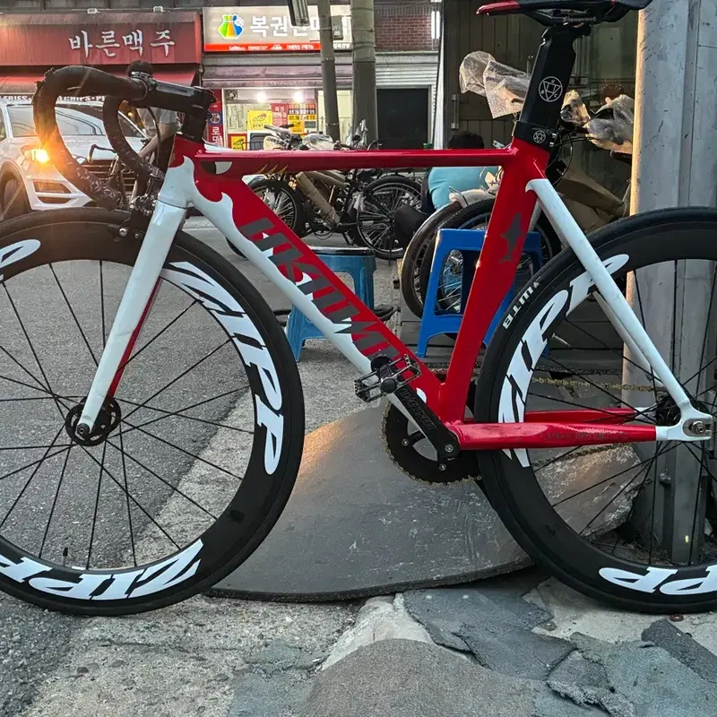 언노운 샤크 2024